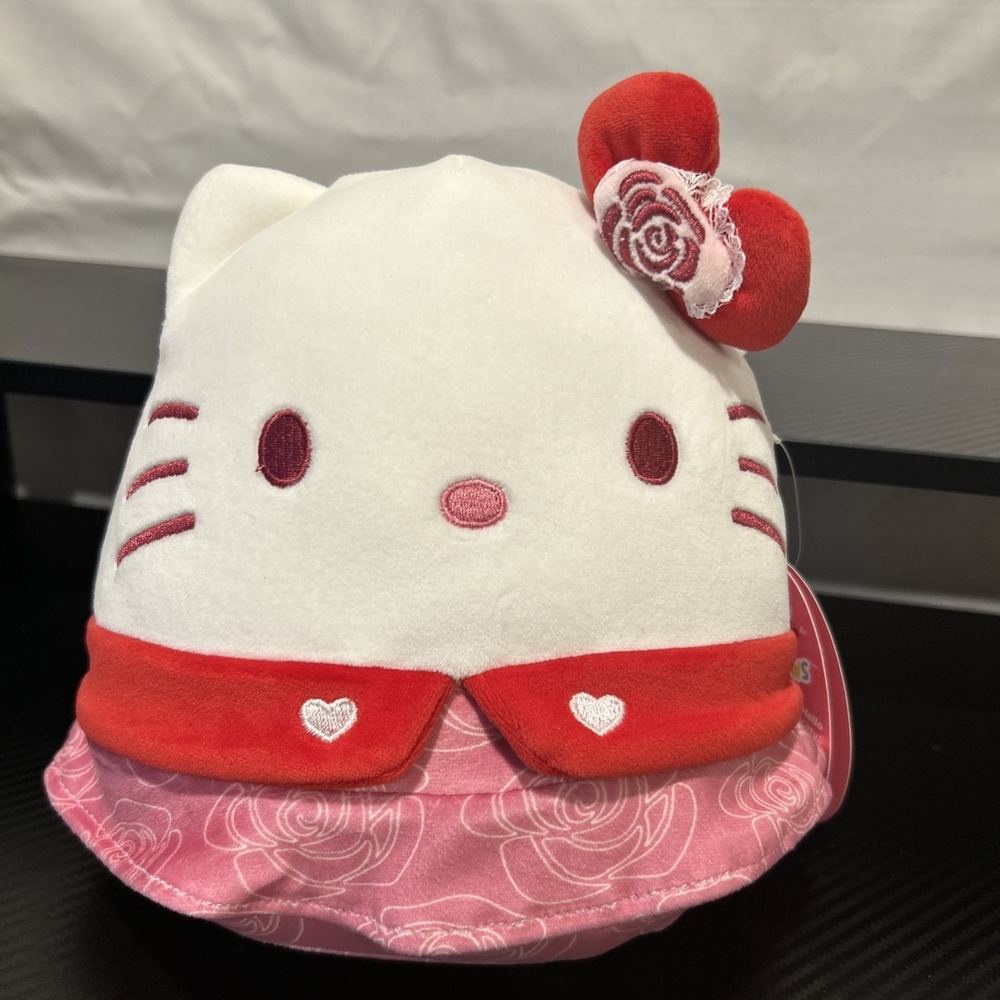 HELLO KITTY SQUISHMALLOWS 8" NWT‎ Sanrio  & Friends Valentines Jazwares Plush